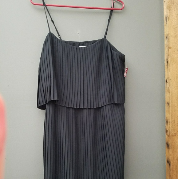 New..DRESS - Picture 2 of 5